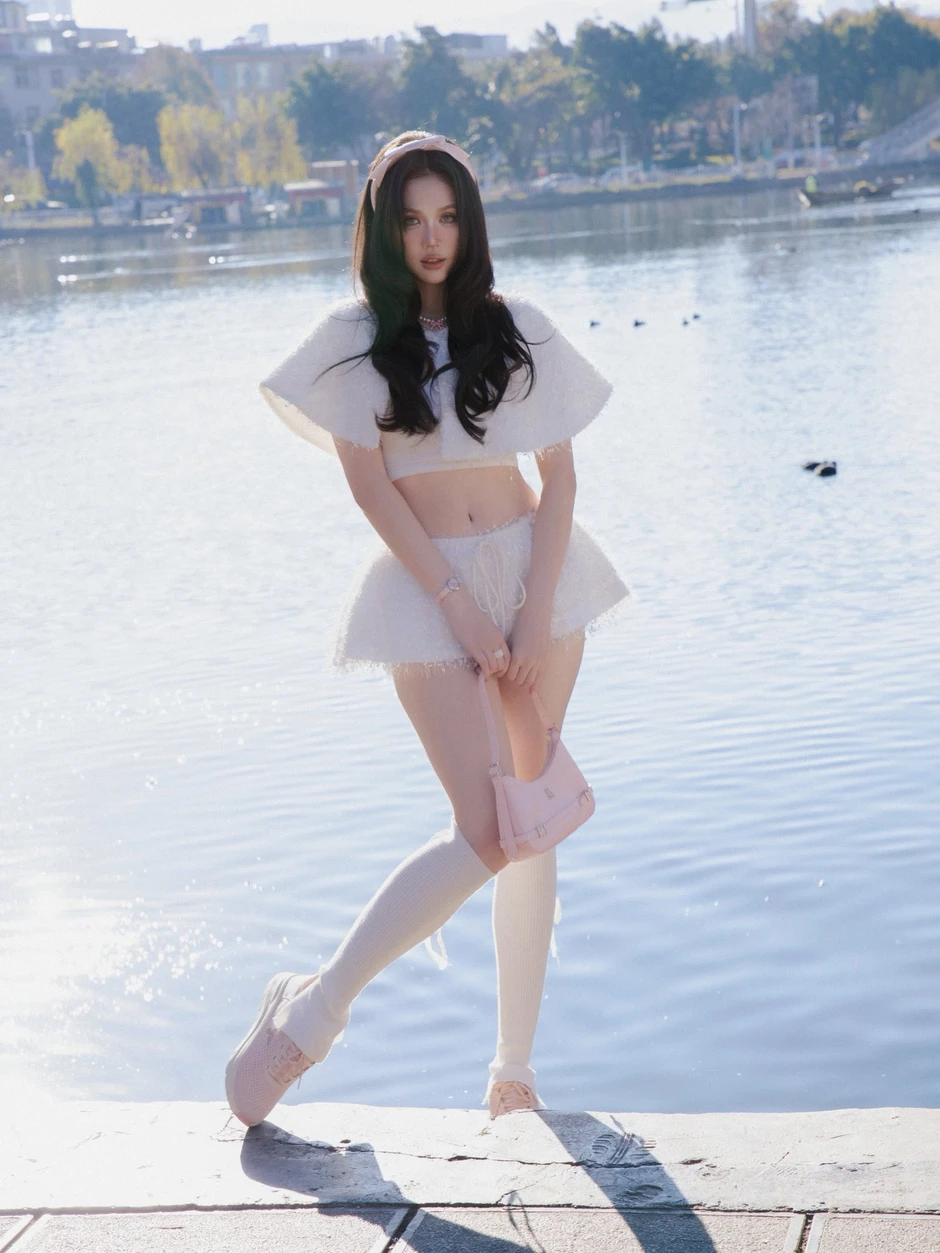 "Nữ hoàng nội y" từng khiến đại gia gốc Việt hơn 45 tuổi si mê, U40 lẻ bóng trong biệt thự 50 tỷ