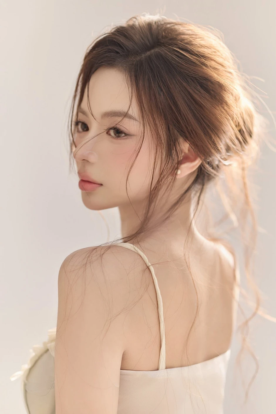 "Nữ thần" Chi Củ Cải trở lại làng streamer, fan phấn khích vì thần tượng ngày càng "chăm" live