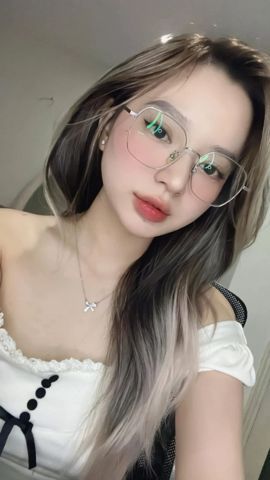 "Nữ thần" Chi Củ Cải trở lại làng streamer, fan phấn khích vì thần tượng ngày càng "chăm" live
