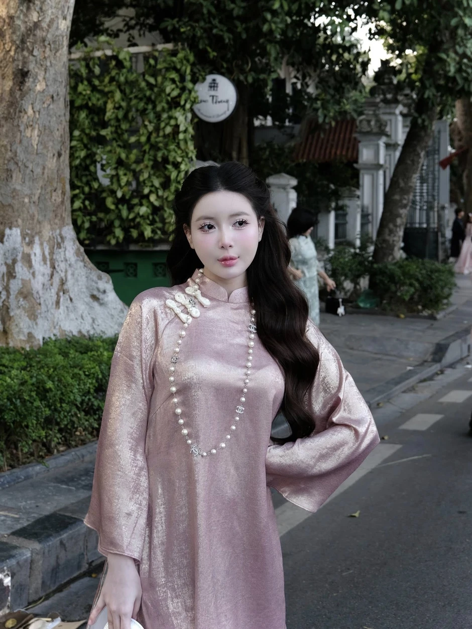 "Thả dáng" ở quán Cafe, hot girl khiến người xem mê mẩn vì "xinh như AI", cứ nhìn cam là có ngay ảnh đẹp