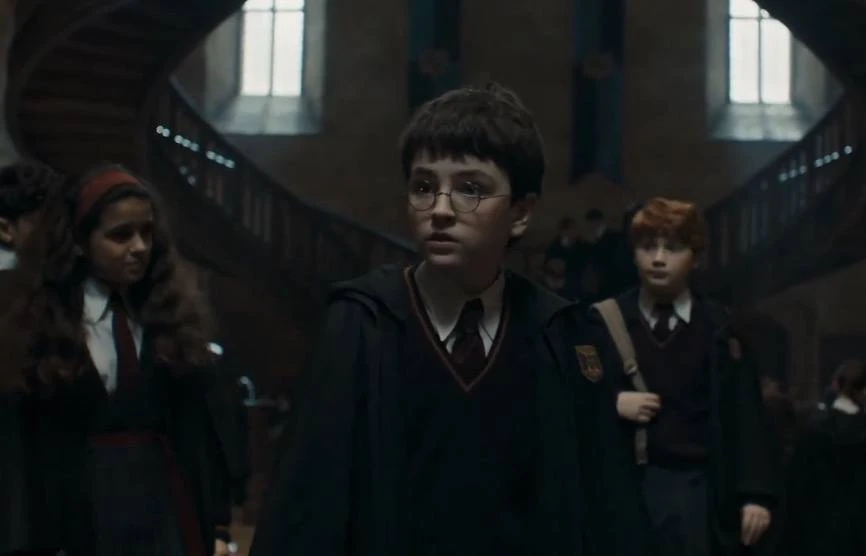 "Vượt mặt Emma Watson?": Hermione bản mới đẹp ngỡ ngàng, nhưng một nhân vật bị "đổi màu" khiến fan Harry Potter phẫn nộ! "Vượt mặt Emma Watson?": Hermione bản mới đẹp ngỡ ngàng, nhưng một nhân vật bị "đổi màu" khiến fan Harry Potter phẫn nộ!