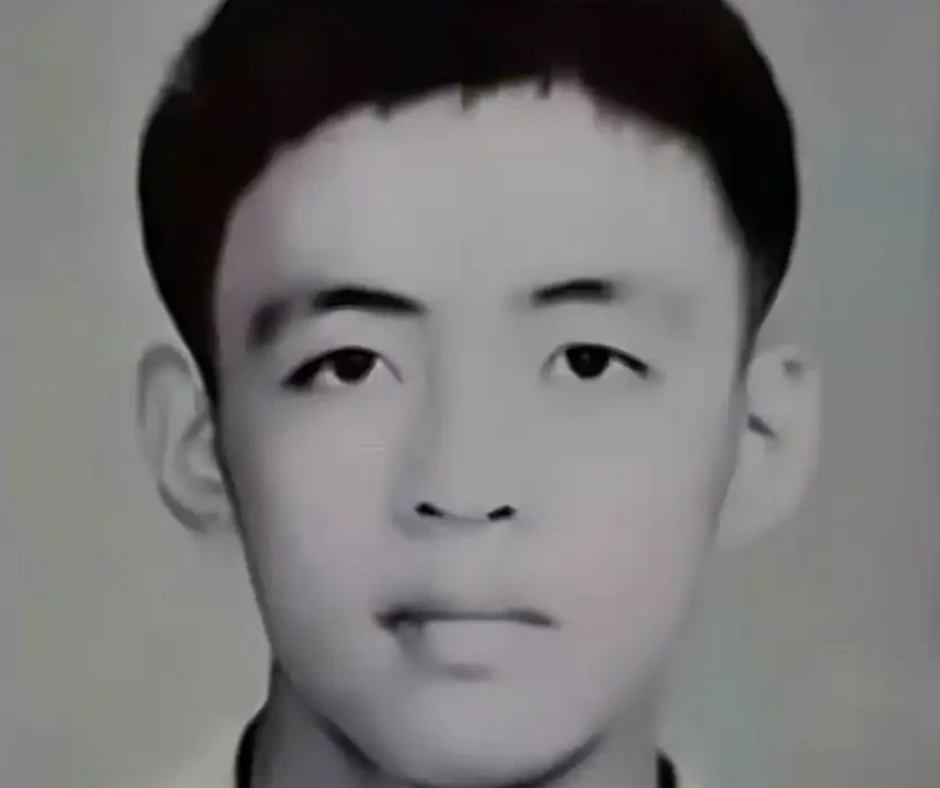 15 tuổi vào đại học, từng kiếm hơn 2,8 tỷ đồng mỗi tháng: Thần đồng nổi tiếng nay sống vô gia cư, lang thang suốt 16 năm 15 tuổi vào đại học, từng kiếm hơn 2,8 tỷ đồng mỗi tháng: Thần đồng nổi tiếng nay sống vô gia cư, lang thang suốt 16 năm