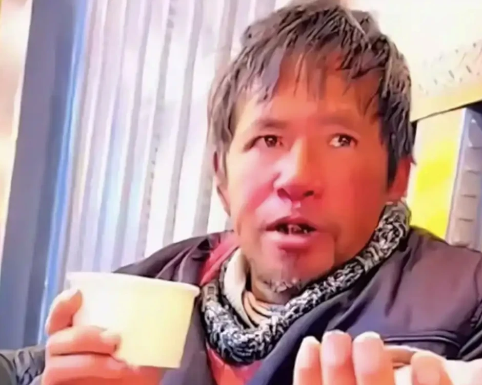 15 tuổi vào đại học, từng kiếm hơn 2,8 tỷ đồng mỗi tháng: Thần đồng nổi tiếng nay sống vô gia cư, lang thang suốt 16 năm 15 tuổi vào đại học, từng kiếm hơn 2,8 tỷ đồng mỗi tháng: Thần đồng nổi tiếng nay sống vô gia cư, lang thang suốt 16 năm