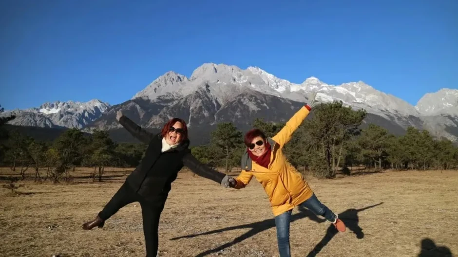 2 người bạn thân U60 rủ nhau xây nhà dưỡng già, ở 1 năm phải thốt lên: "Tuyệt vời hơn cả hồi có chồng"