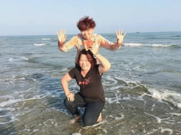 2 người bạn thân U60 rủ nhau xây nhà dưỡng già, ở 1 năm phải thốt lên: "Tuyệt vời hơn cả hồi có chồng"