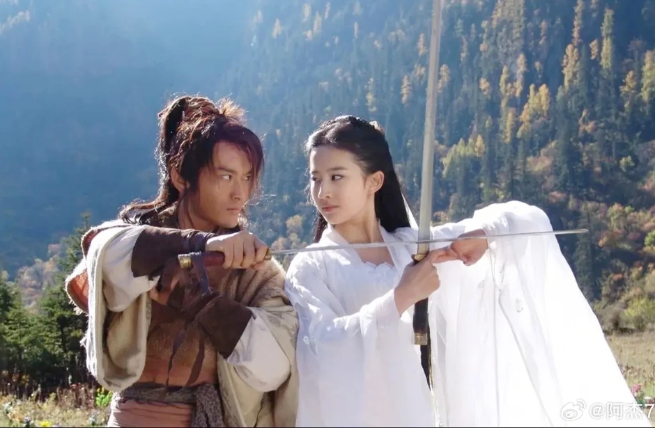 Video 30 giây gây tranh cãi của Lưu Diệc Phi và Huỳnh Hiểu Minh khiến cộng đồng mạng rùng mình