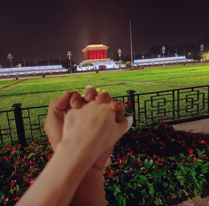 4 năm yêu kín tiếng của Hòa Minzy và bạn trai quân nhân