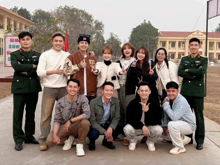 4 năm yêu kín tiếng của Hòa Minzy và bạn trai quân nhân