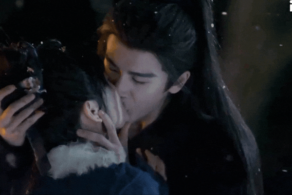 Ai cấm Trương Lăng Hách đóng cảnh hôn? Hậu trường gây xôn xao