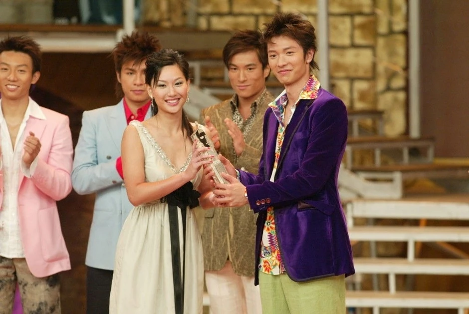 Ai có ngờ "nam vương tiêu tiền như rác" lại thê thảm thế này sau khi vợ CEO bị điều tra, phong tỏa tài sản