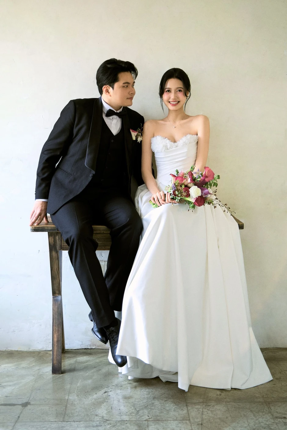 Nhung Gumiho và Andiez Nam Trương tung ảnh cưới lãng mạn, chốt ngày cưới vào cuối tháng 3