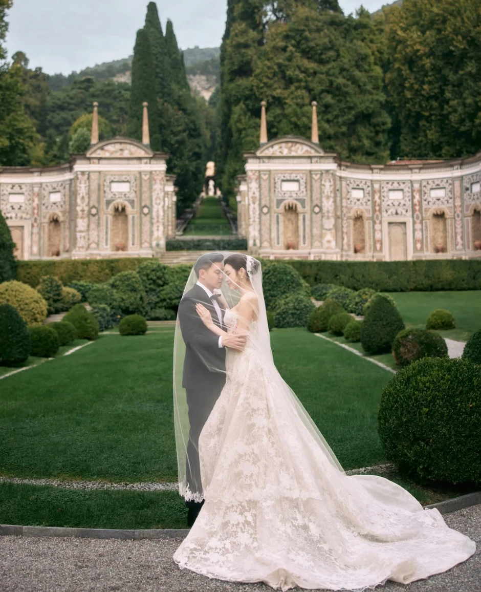 Ảnh cưới lần đầu được công bố của Hoa hậu Đỗ Hà và Viết Vương