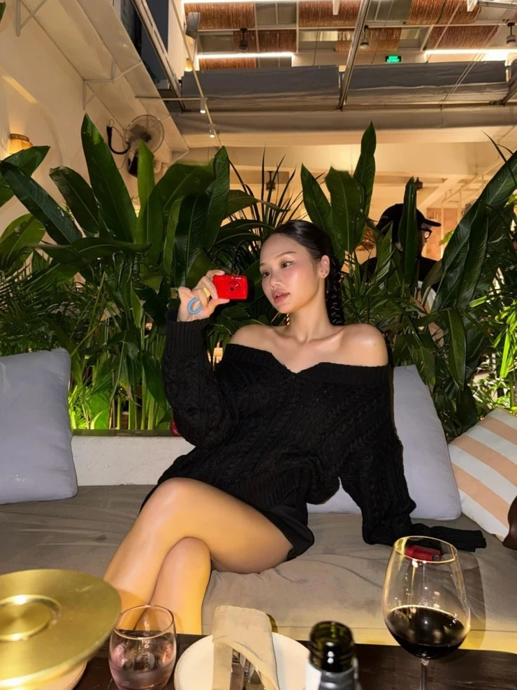 Ảnh sao 10/3: Cường Seven - Vũ Ngọc Anh khoe body khét lẹt Ảnh sao 10/3: Cường Seven - Vũ Ngọc Anh khoe body khét lẹt