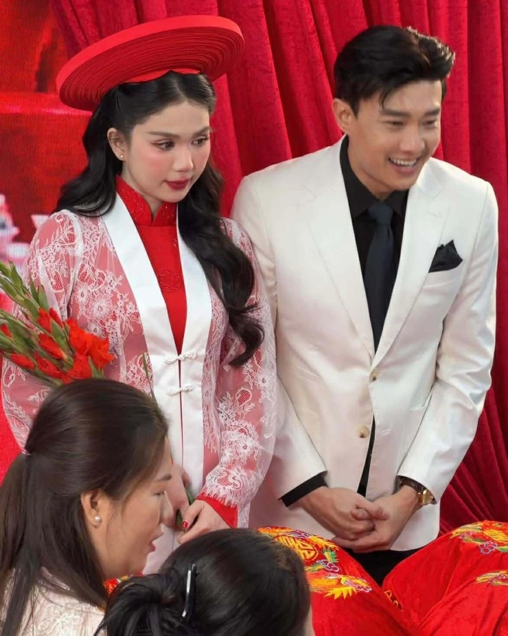 Quốc Trường gây chú ý khi đăng ảnh chung với Ngọc Trinh ngày 12/3 trên mạng xã hội