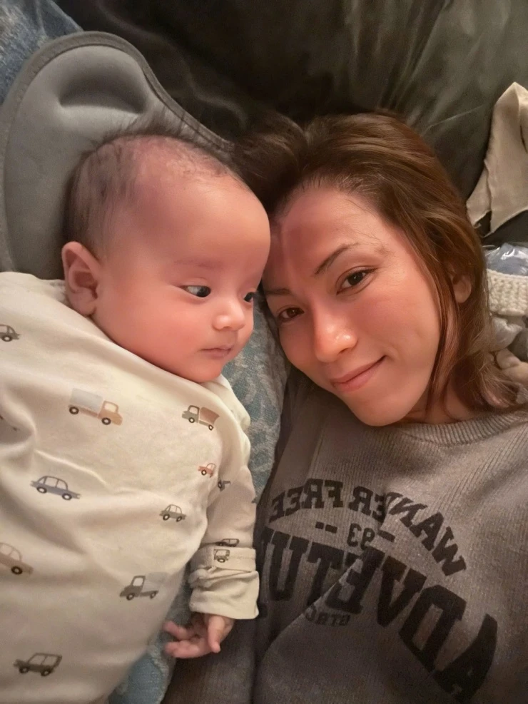 Ảnh sao 17/3: Lộ Lộ chăm con giúp chồng quá cố