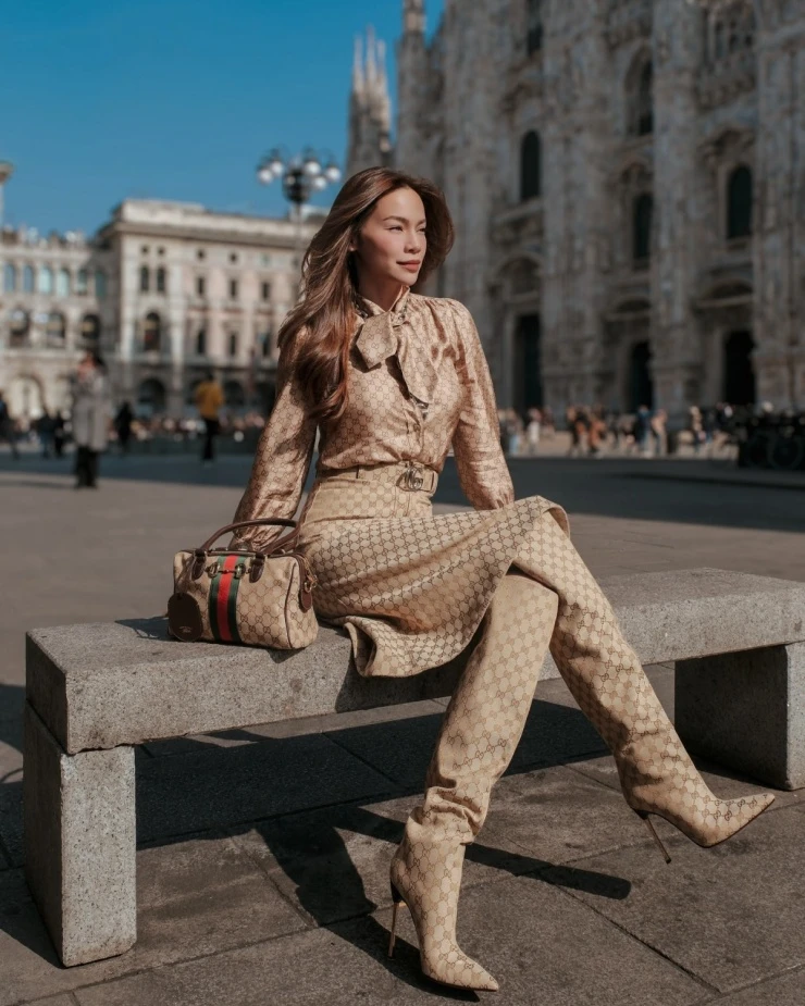 Ảnh sao 21/3: Huyền Baby kỷ niệm 13 năm cưới chồng đại gia