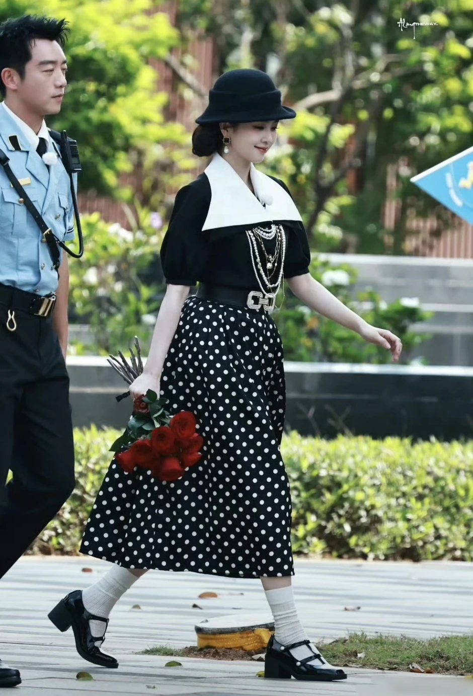 Bạch Lộc náo loạn hot search với nhan sắc tô hồng vạn vật Bạch Lộc náo loạn hot search với nhan sắc tô hồng vạn vật