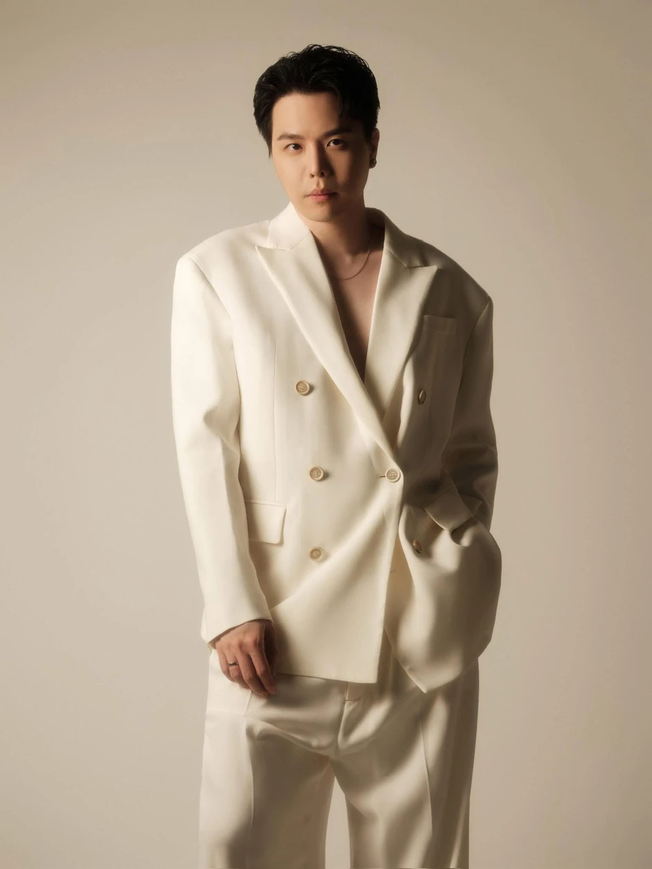 Bạn trai Hoa hậu Thanh Thủy tiết lộ loạt hit khủng và căn bệnh lạ khiến giọng hát bị ảnh hưởng