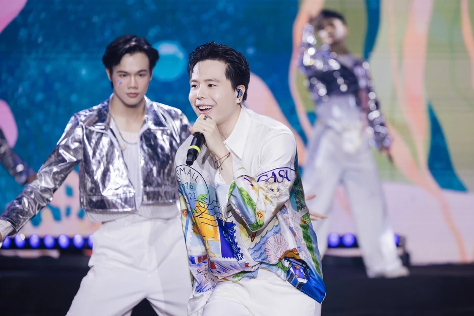 Bạn trai Hoa hậu Thanh Thủy tiết lộ loạt hit khủng và căn bệnh lạ khiến giọng hát bị ảnh hưởng