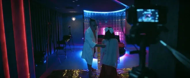 Bạo lực, gợi dục ở phim Đồng Hồ Đếm Ngược