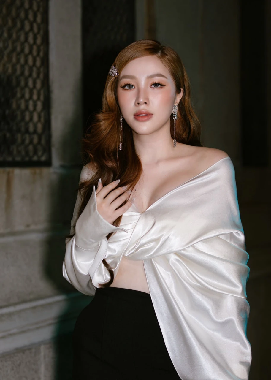 Bảo Thy tổn thương vì bị chê hết thời, bỏ ngang cả album Bảo Thy tổn thương vì bị chê hết thời, bỏ ngang cả album