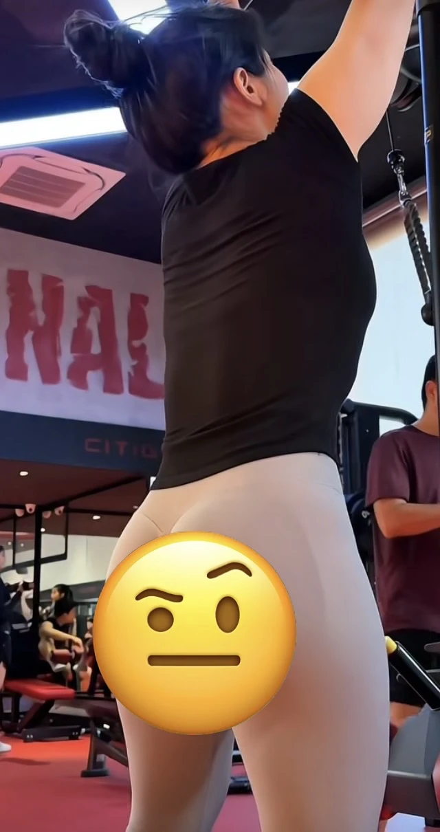Bất chấp chỉ trích, chẳng ngại thị phi, cô gái phòng gym diện đồ hớ hênh để gắn link "b.á.n h.à.ng"?