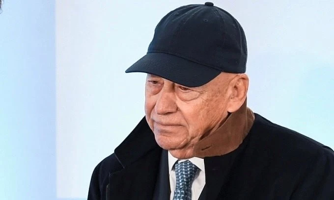 Bất chấp hiểm nguy, cụ ông 80 tuổi liều lĩnh đưa dầu qua eo biển Hormuz là ai?