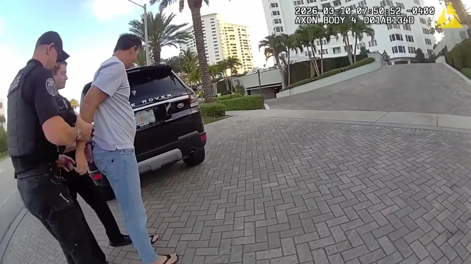 Bắt khẩn cấp vợ chồng sao truyền hình trộm cắp vặt hàng trăm triệu đồng