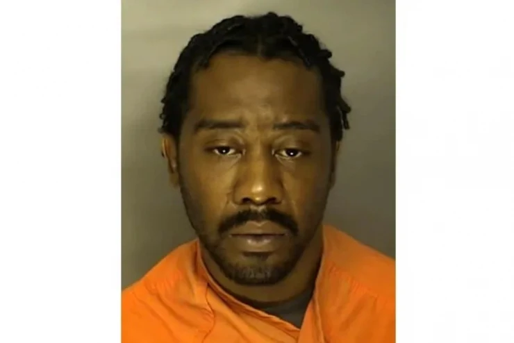 Bắt tạm giam nam ca sĩ 29 tuổi