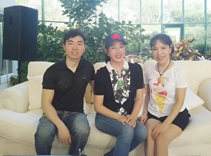 Bị cháu tung tin chết đuối, Lưu Hiểu Khánh tuyên bố không cho thừa kế một xu