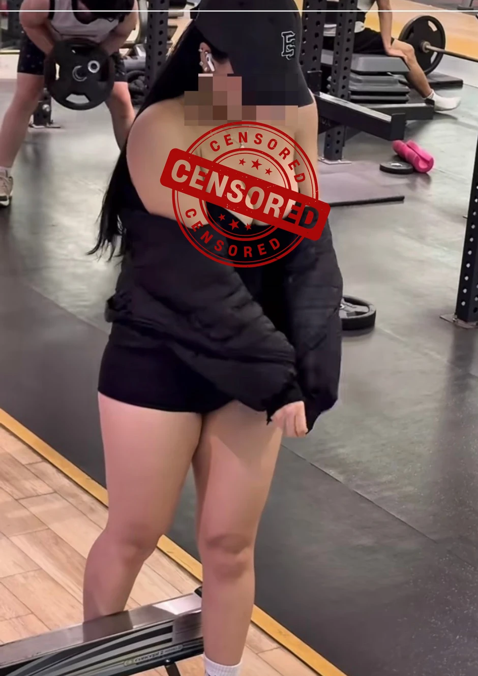 Bị chỉ trích phản cảm, loạt clip gây phẫn nộ vẫn chiếm sóng, cố tình chỉ để nổi tiếng?