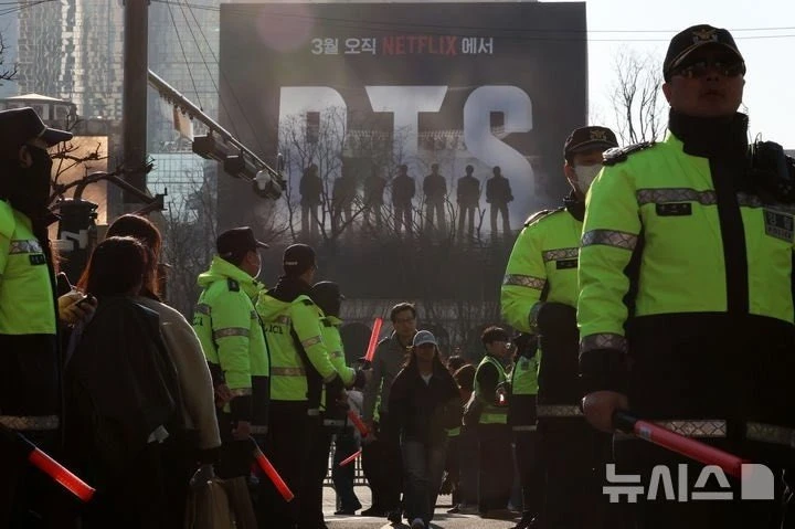 Biển người đổ về Seoul xem BTS