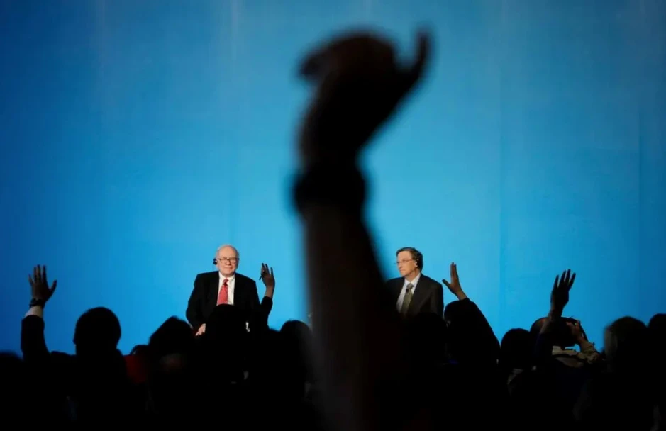 Bill Gates bị loạt tỷ phú quay lưng