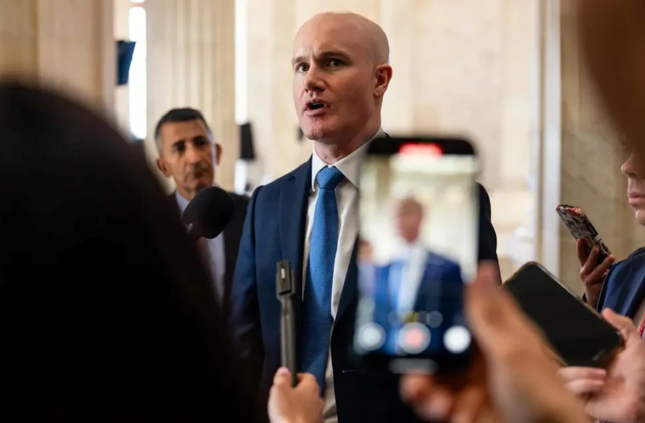 Bill Gates bị loạt tỷ phú quay lưng