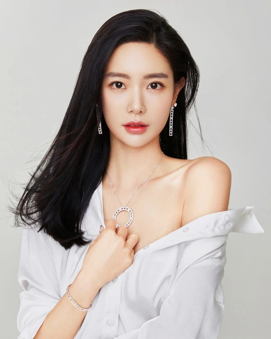 Bỏ chồng đại gia, mỹ nhân gợi cảm nức tiếng xứ Hàn "thay đầu" không nhận ra nổi! Bỏ chồng đại gia, mỹ nhân gợi cảm nức tiếng xứ Hàn "thay đầu" không nhận ra nổi!