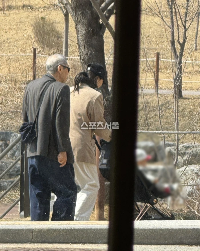 Bồ nhí kém 22 tuổi sinh con cho chủ tịch U70, nay đứa trẻ lộ diện