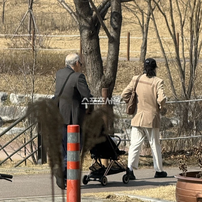 Bồ nhí kém 22 tuổi sinh con cho chủ tịch U70, nay đứa trẻ lộ diện