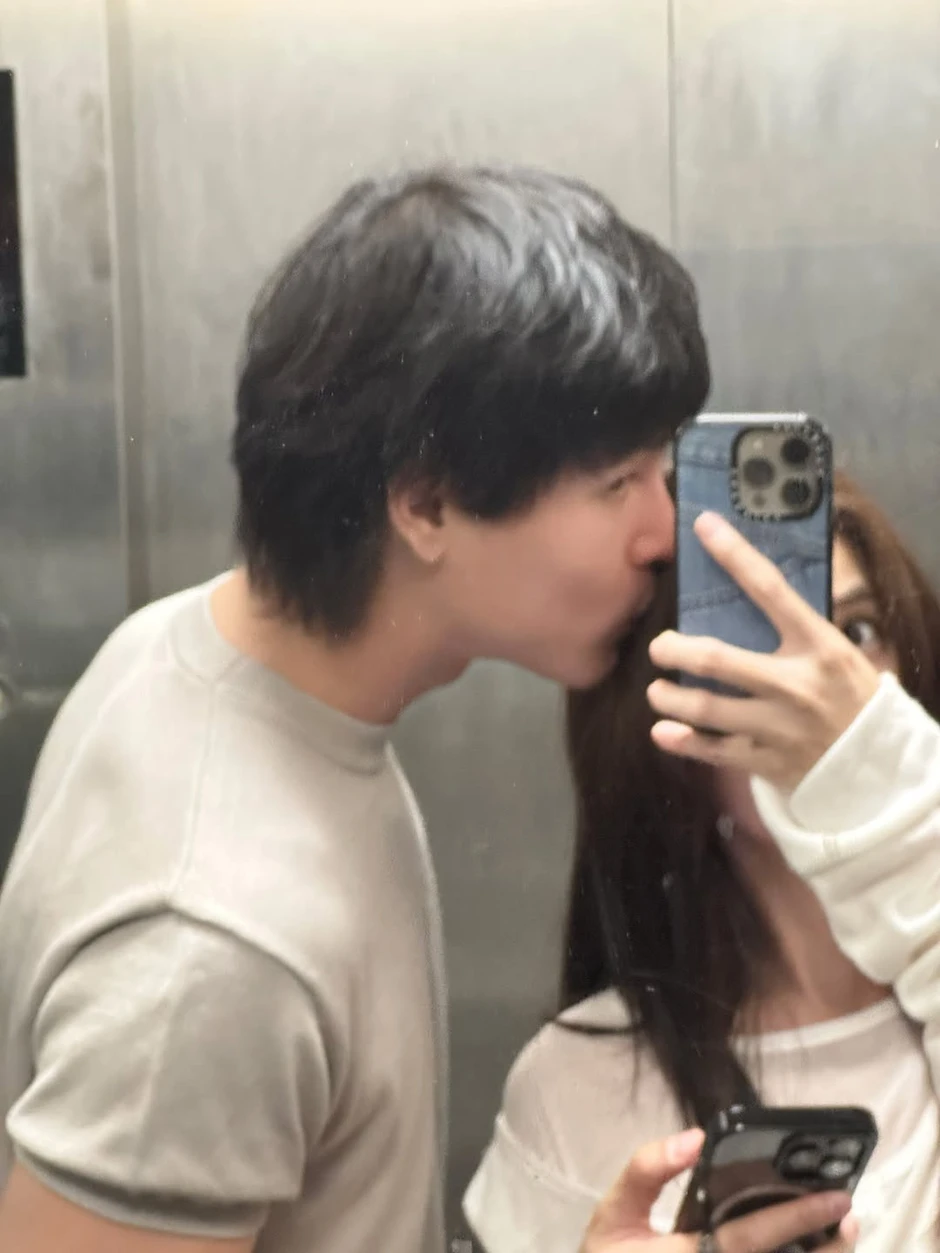 Bóc hint hẹn hò của Khương Lê và nàng thơ lookbook