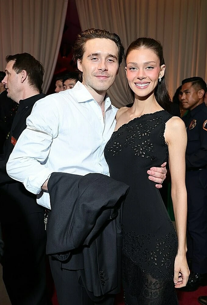 Brooklyn Beckham xem xét kể hết về gia đình, đối đầu trực tiếp bố mẹ