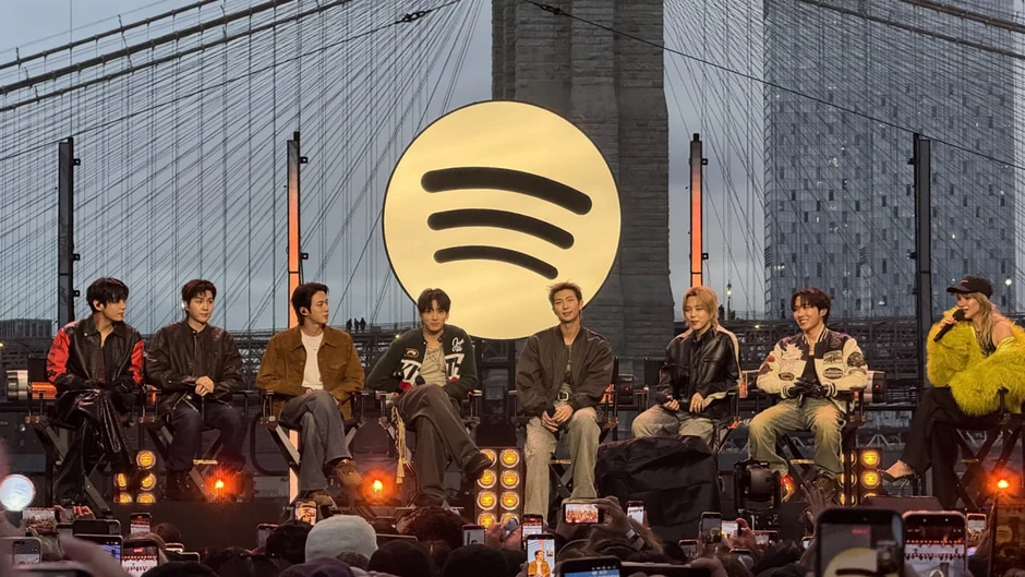 BTS đẹp trai xuất ngoại, Jung Kook bắn tiếng Anh thả thính cực mượt ở Mỹ BTS đẹp trai xuất ngoại, Jung Kook bắn tiếng Anh thả thính cực mượt ở Mỹ