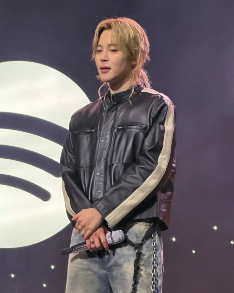 BTS đẹp trai xuất ngoại, Jung Kook bắn tiếng Anh thả thính cực mượt ở Mỹ BTS đẹp trai xuất ngoại, Jung Kook bắn tiếng Anh thả thính cực mượt ở Mỹ