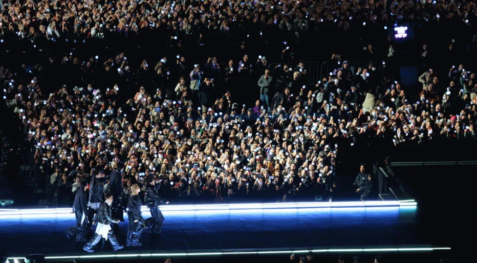 BTS thu hút 42 nghìn người đến concert miễn phí