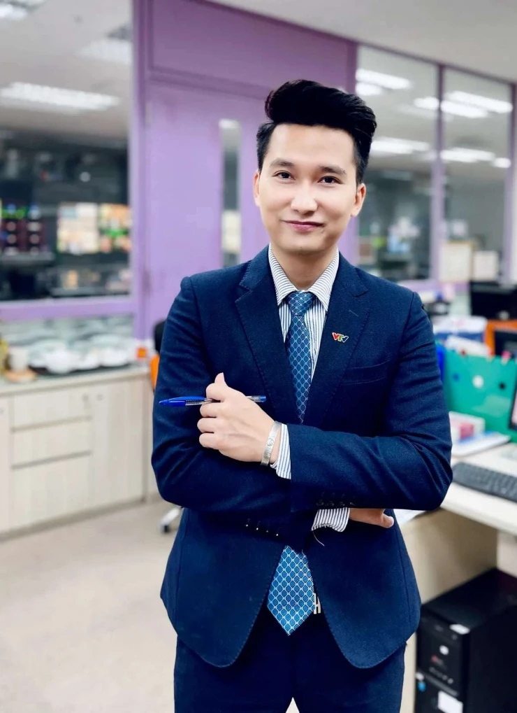 BTV Đỗ Huy Hoàng của bản tin Thời sự 19h phát cảnh báo khẩn BTV Đỗ Huy Hoàng của bản tin Thời sự 19h phát cảnh báo khẩn