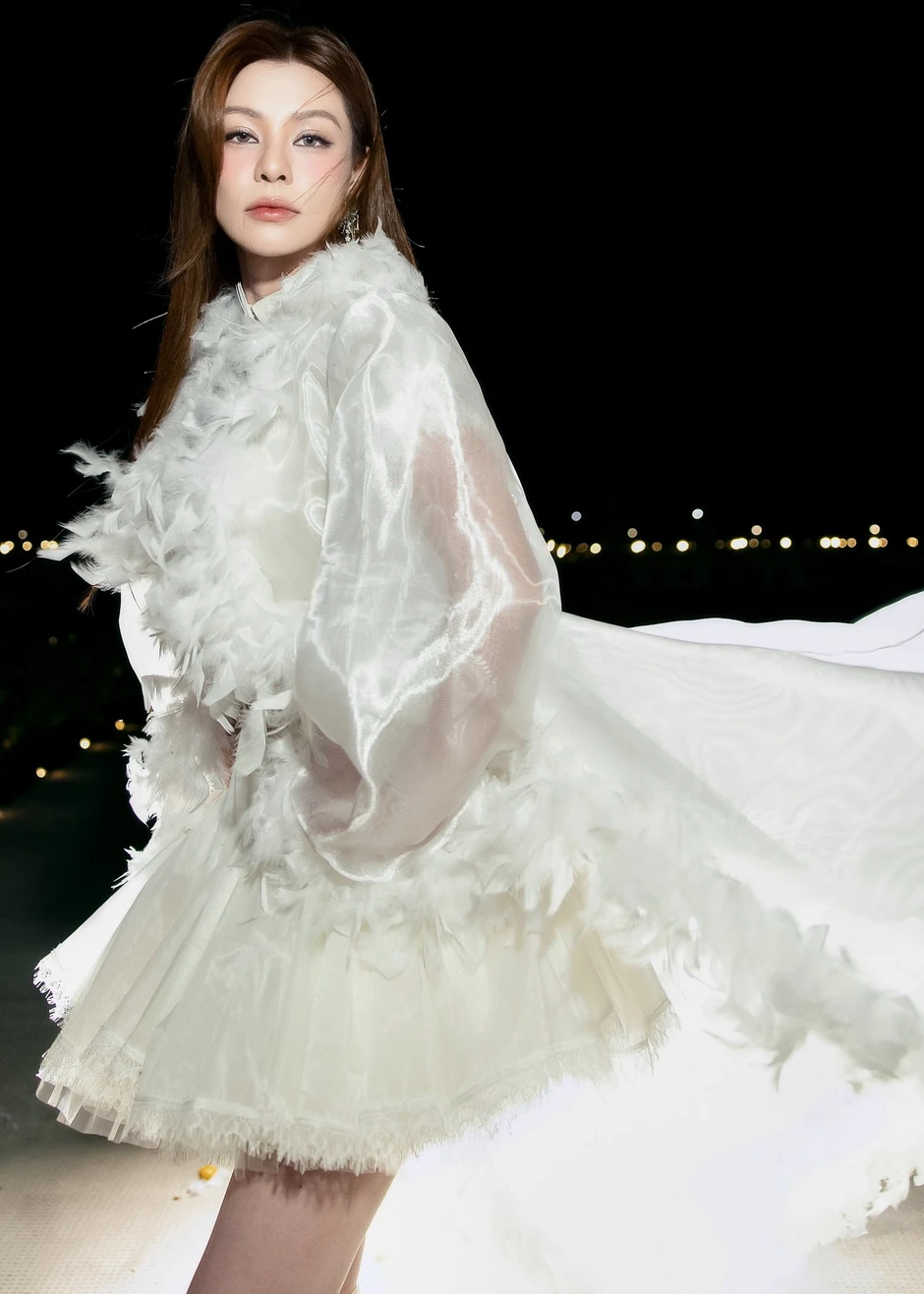 Bùi Lan Hương nổi giận khi bị gọi là ca sĩ “nhảm nhí 1 bài hit”