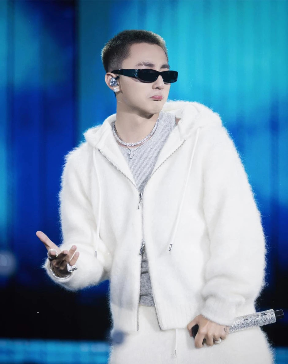 Ca khúc dẫn đầu Spotify Việt Nam suốt 3 năm, Sơn Tùng và HIEUTHUHAI bất lực trước nó