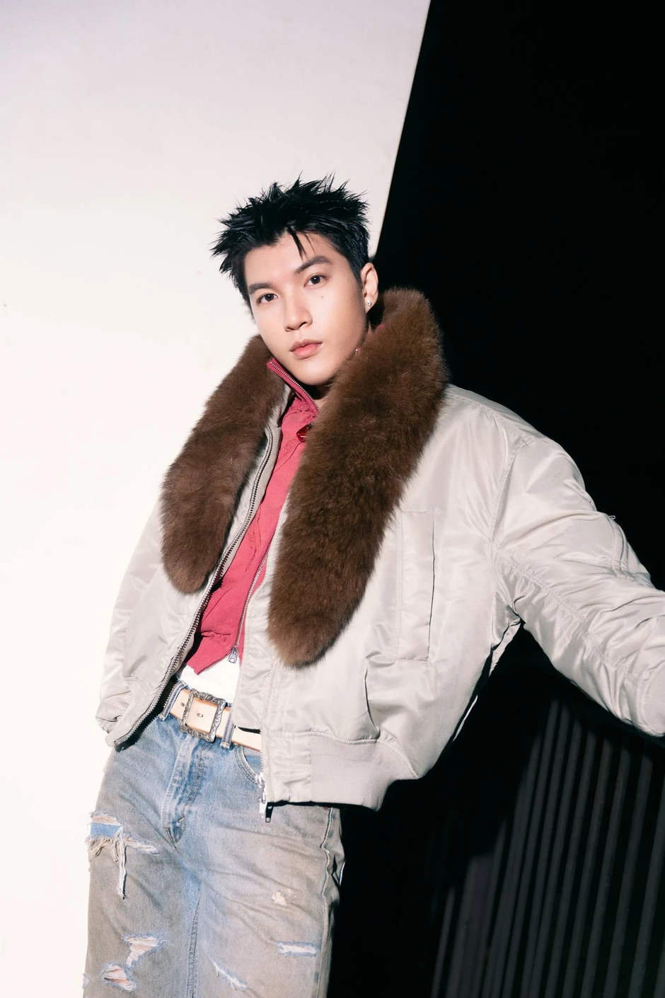 Ca khúc dẫn đầu Spotify Việt Nam suốt 3 năm, Sơn Tùng và HIEUTHUHAI bất lực trước nó