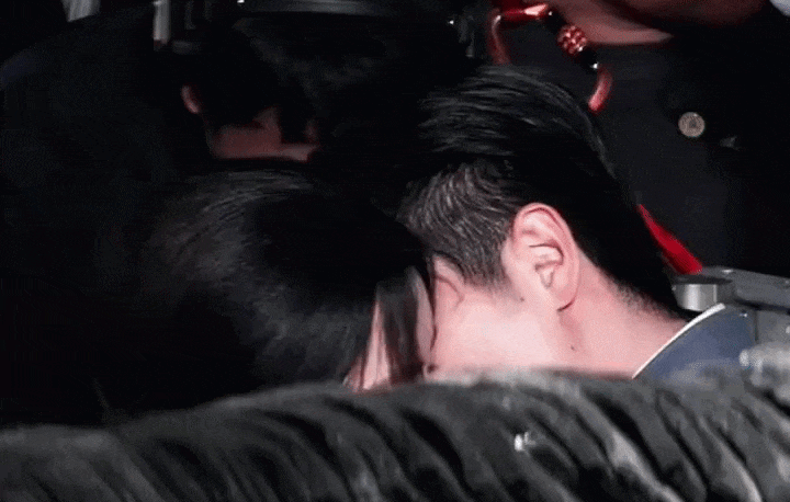 Camera quay lén Thừa Lỗi và Từ Nhược Hàm nửa đêm hôn nhau