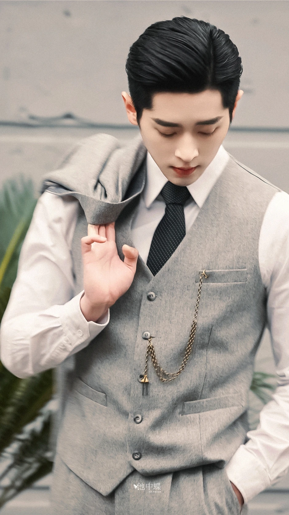 Camera quay lén Thừa Lỗi và Từ Nhược Hàm nửa đêm hôn nhau