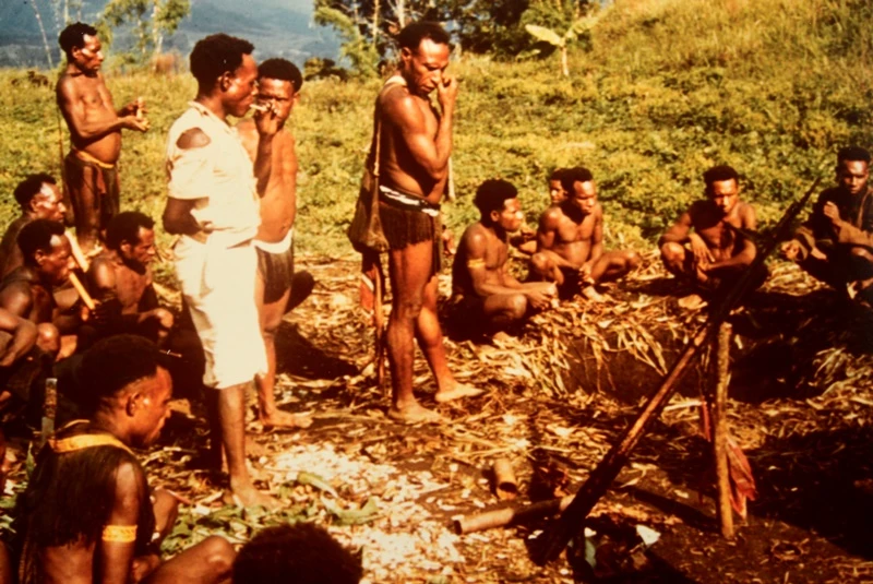 Căn bệnh “cười đến chết” tàn phá cả một bộ lạc