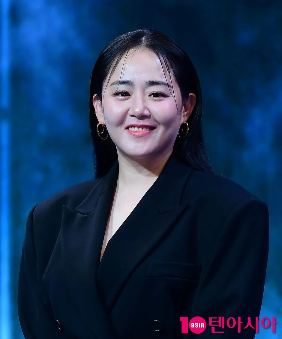 Căn bệnh khiến Moon Geun Young từ visual sáng trưng như "nàng thơ quốc dân" đến phù nề không nhận ra
